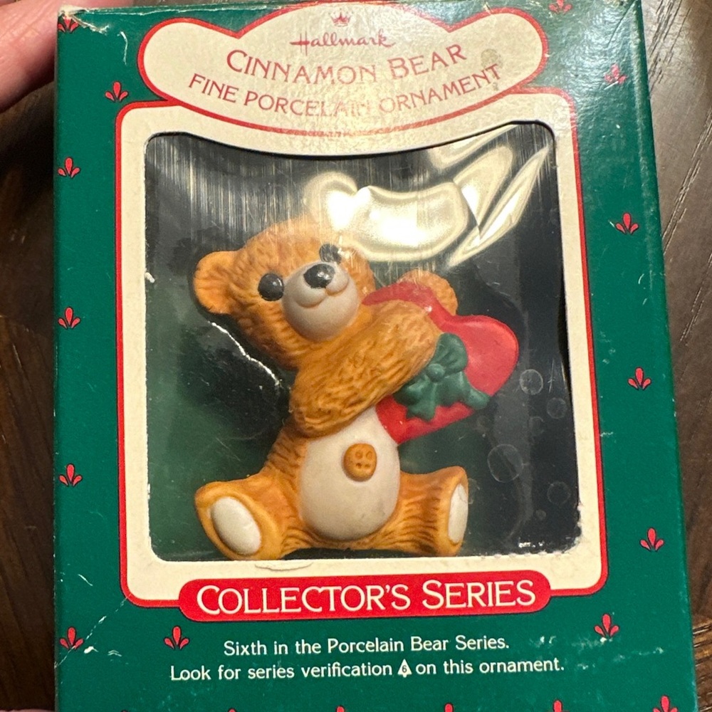 Vintage 1988 Cinnamon Bear with Heart #6 HALLMARK KEEPSAKE Christmas Ornament
